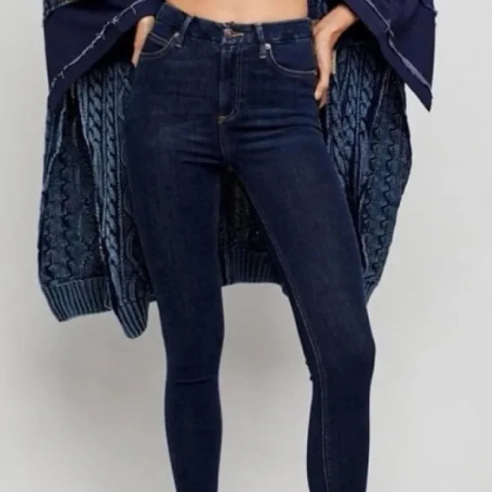 🖤 Free People Women’s Dark Blue Skinny Jeans🖤